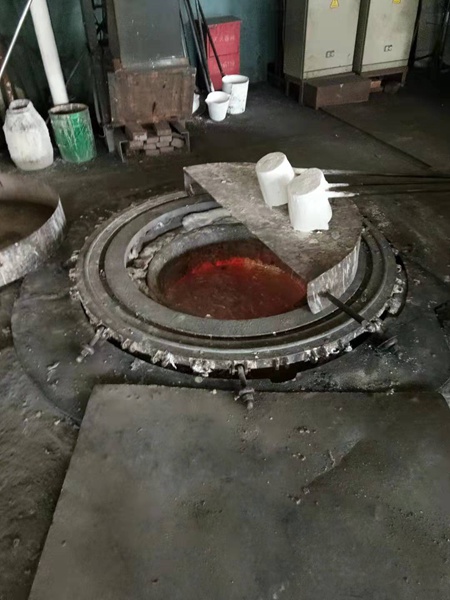 低压铸造炉